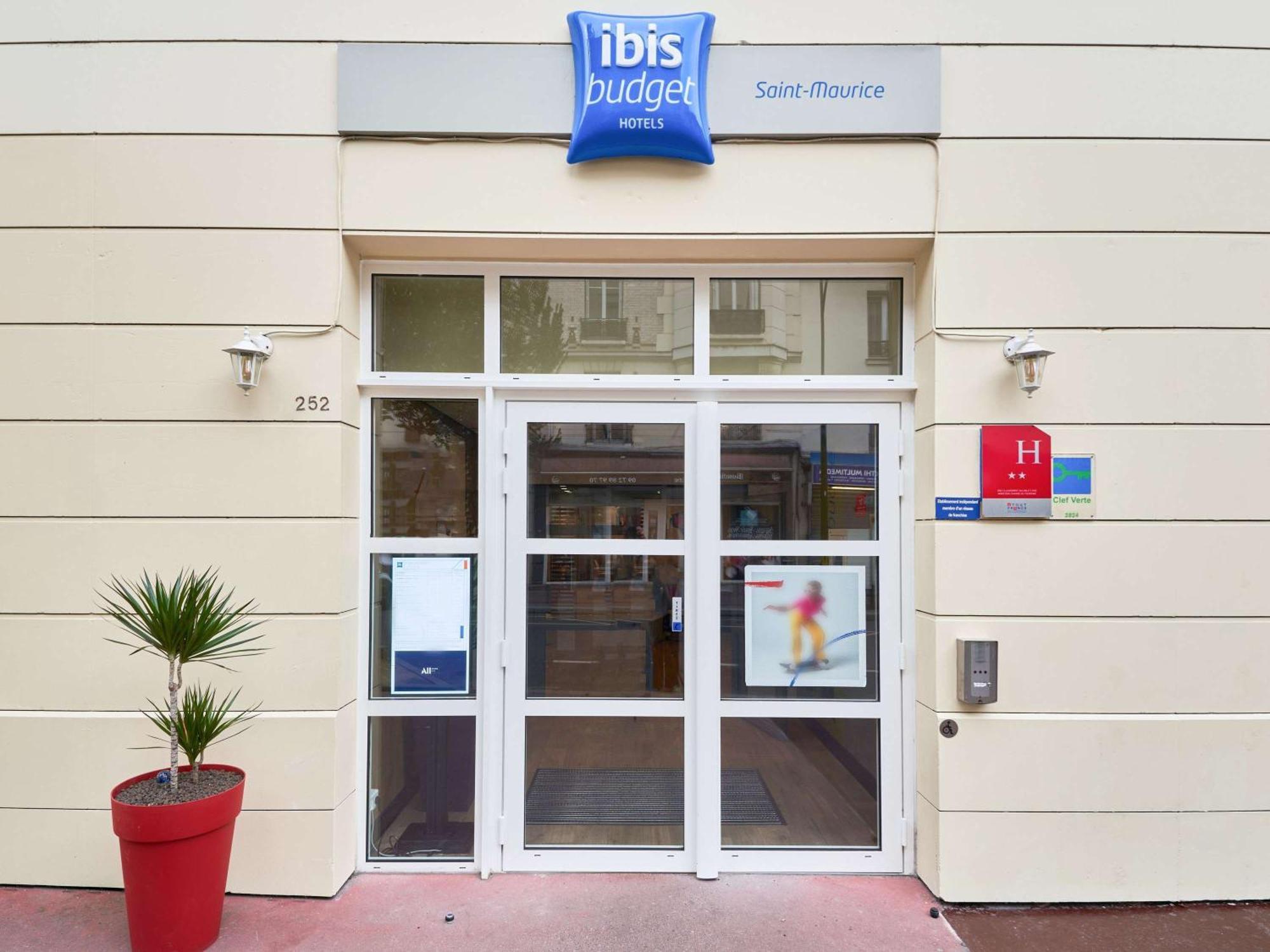 Ibis Budget Saint-Maurice Exterior foto