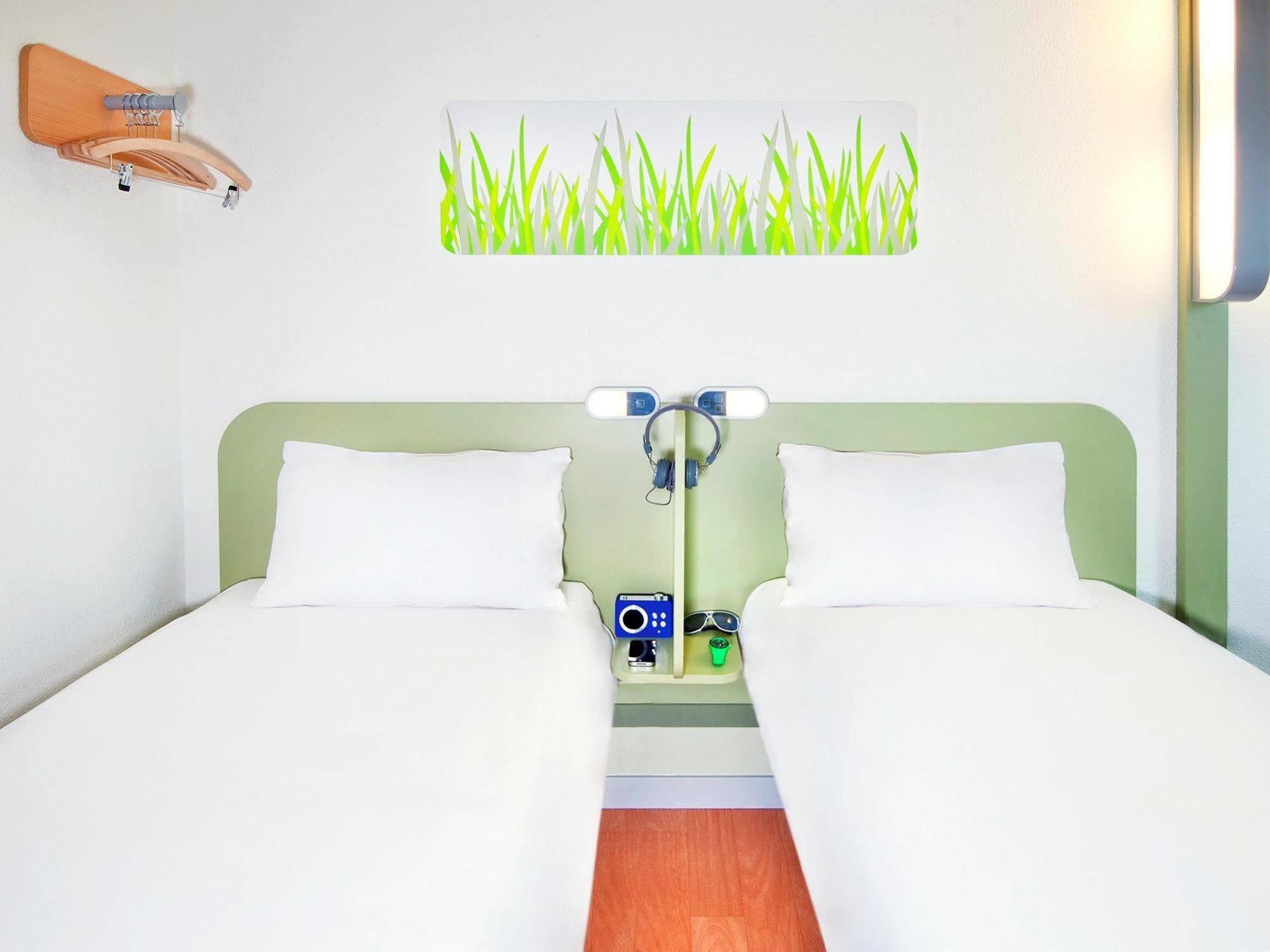 Ibis Budget Saint-Maurice Exterior foto